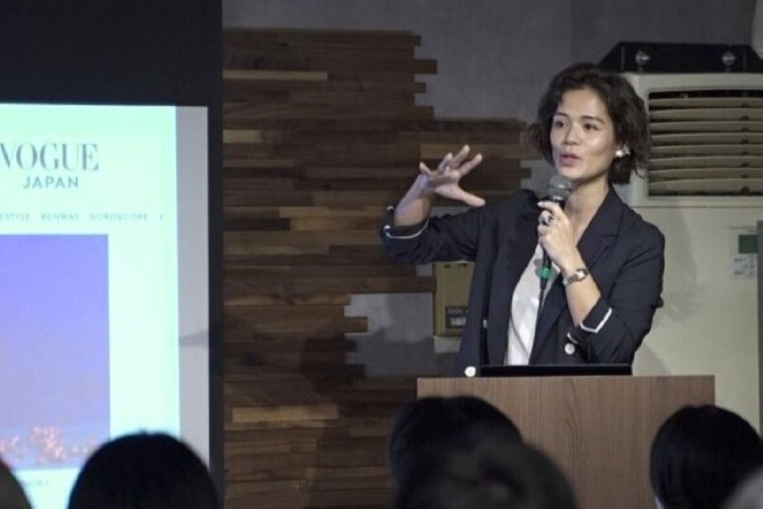 キャリアイベントで登壇する島袋尚美の画像